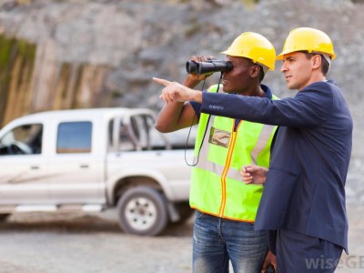 supervisor-at-mine-site